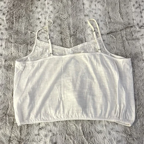 Lucky Brand Delicate White Embroidered Cami Top - Picture 2 of 3